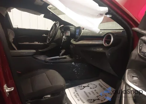 2024 Chevrolet Trax Fwd 1Rs z USA, uszkodzony, nr VIN KL77LGE21RC115014